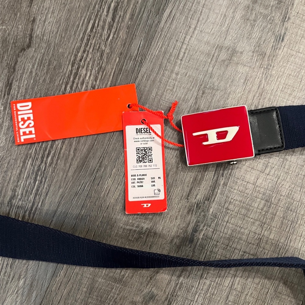 Diesel B-PLAQUE Navy Blue Web Belt Red D Logo Plaque Buckle Size 95 (37 inches)